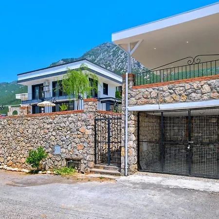 Uzumlu Village 3 Bedroom - 1725 フェティエ